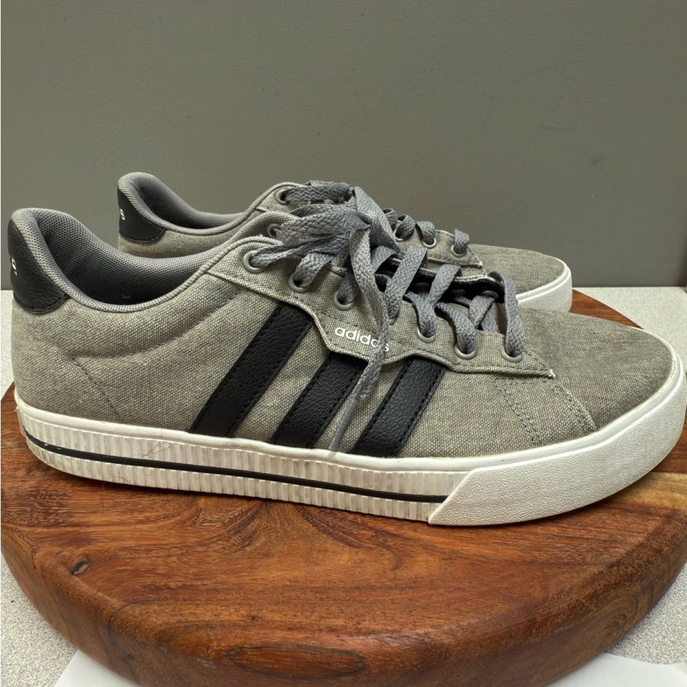 Adidas Daily 3.0 casual shoes in a grey washed canvas with black stripes. Sz 10